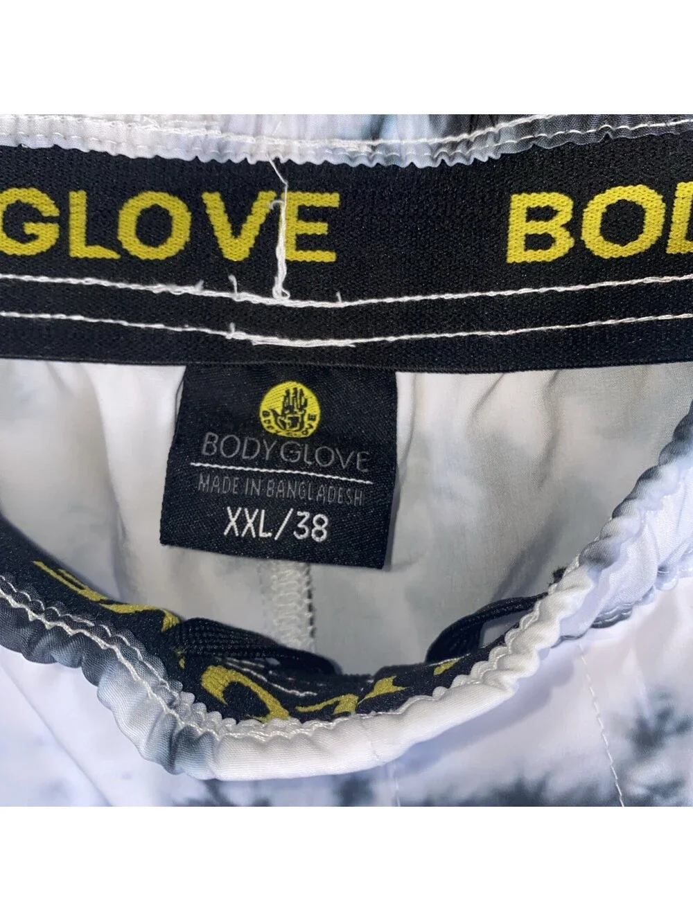 Body Glove Beach-to-Street Premium Stretch Men XXL/38 White Activewear Short New